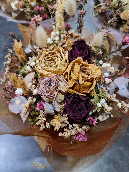Customised Dry Flower Arrangements & Wreath