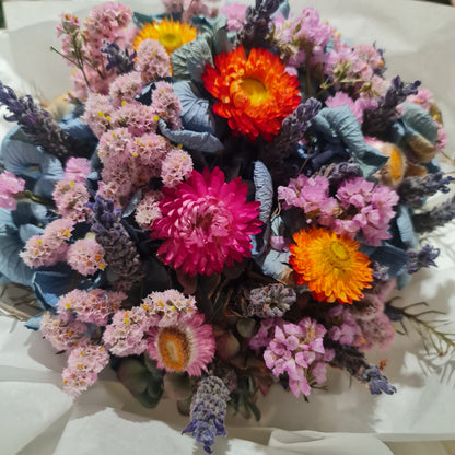 Customised Dry Flower Arrangements & Wreath